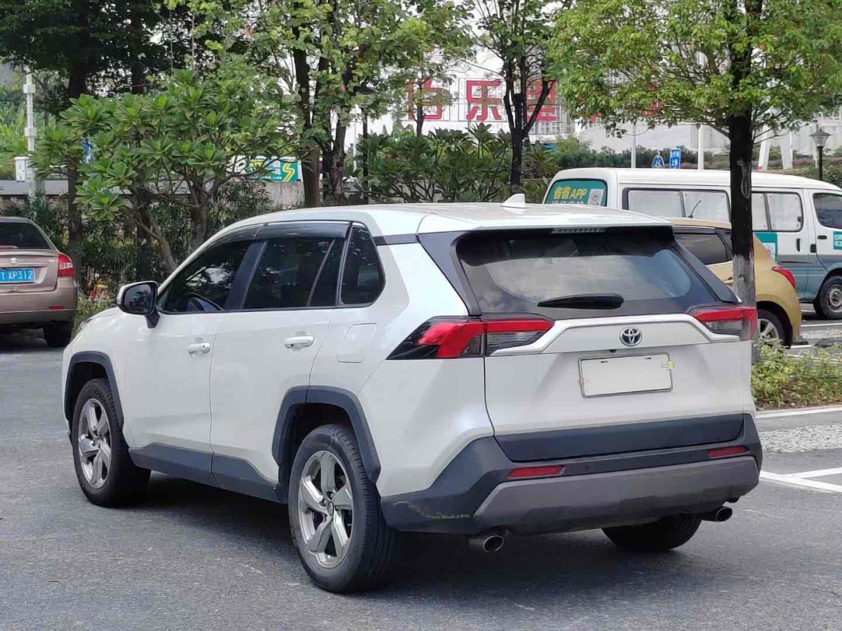 豐田 RAV4榮放  2021款 改款 雙擎 2.5L CVT兩驅(qū)精英版圖片