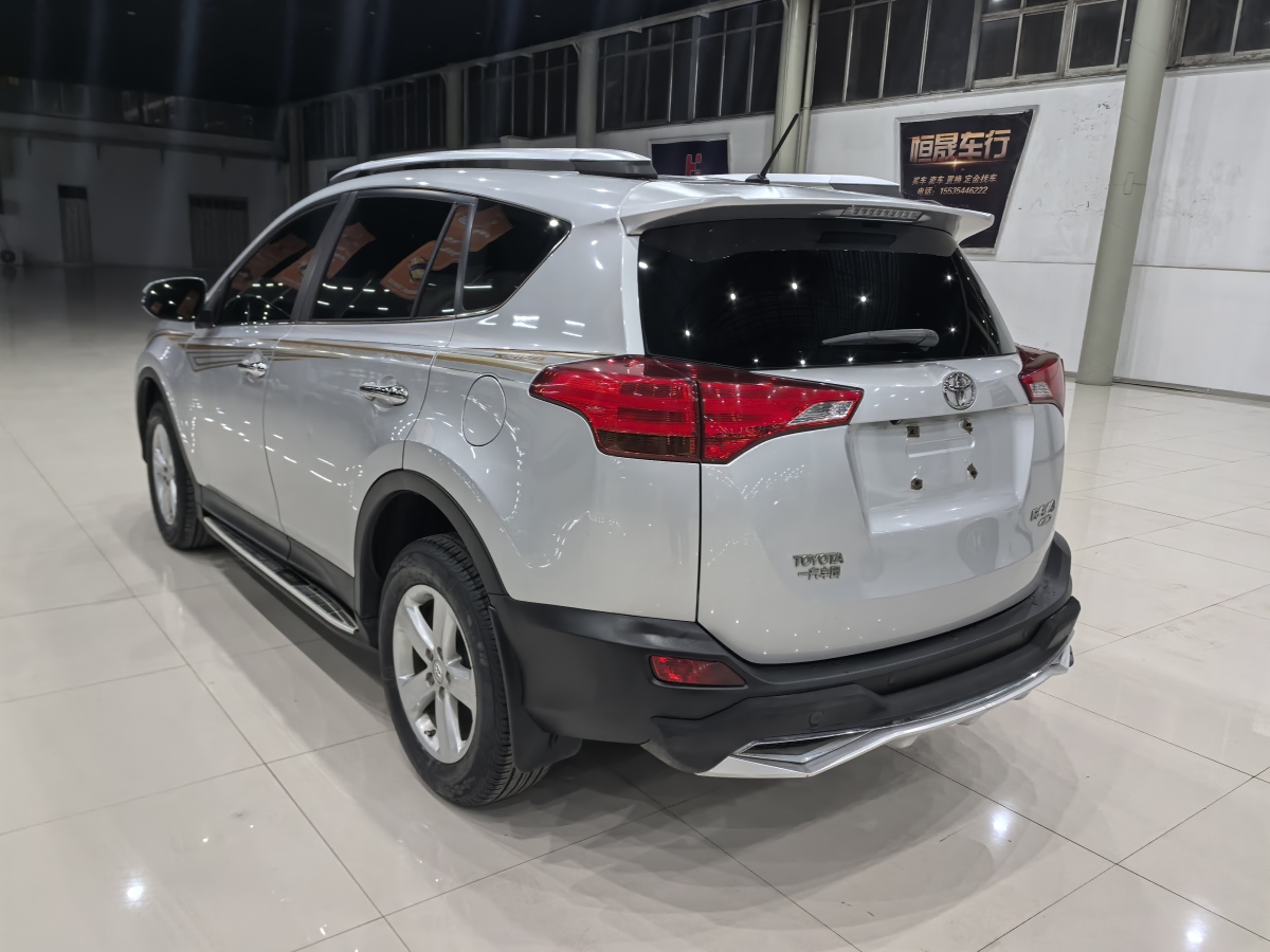 豐田 RAV4  2016款 榮放 2.0L CVT四驅(qū)新銳版圖片