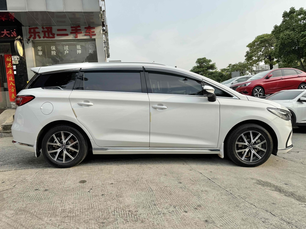 比亞迪 宋MAX新能源  2022款 DM-i 105KM 旗艦型圖片
