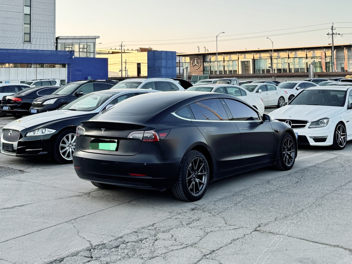 特斯拉 Model Y  2020款 改款 標(biāo)準(zhǔn)續(xù)航后驅(qū)升級(jí)版圖片