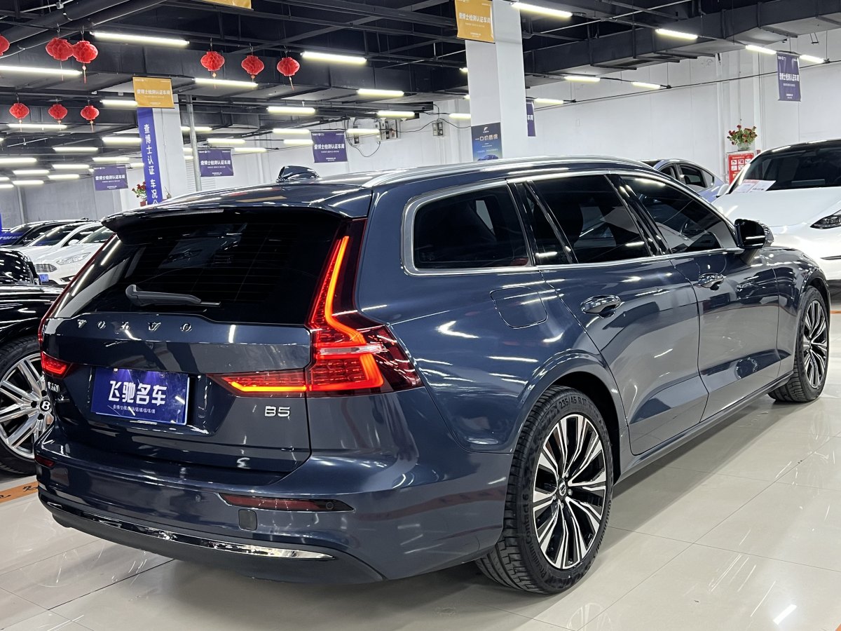 2023年5月沃爾沃 V60  2023款 B5 智遠(yuǎn)豪華版