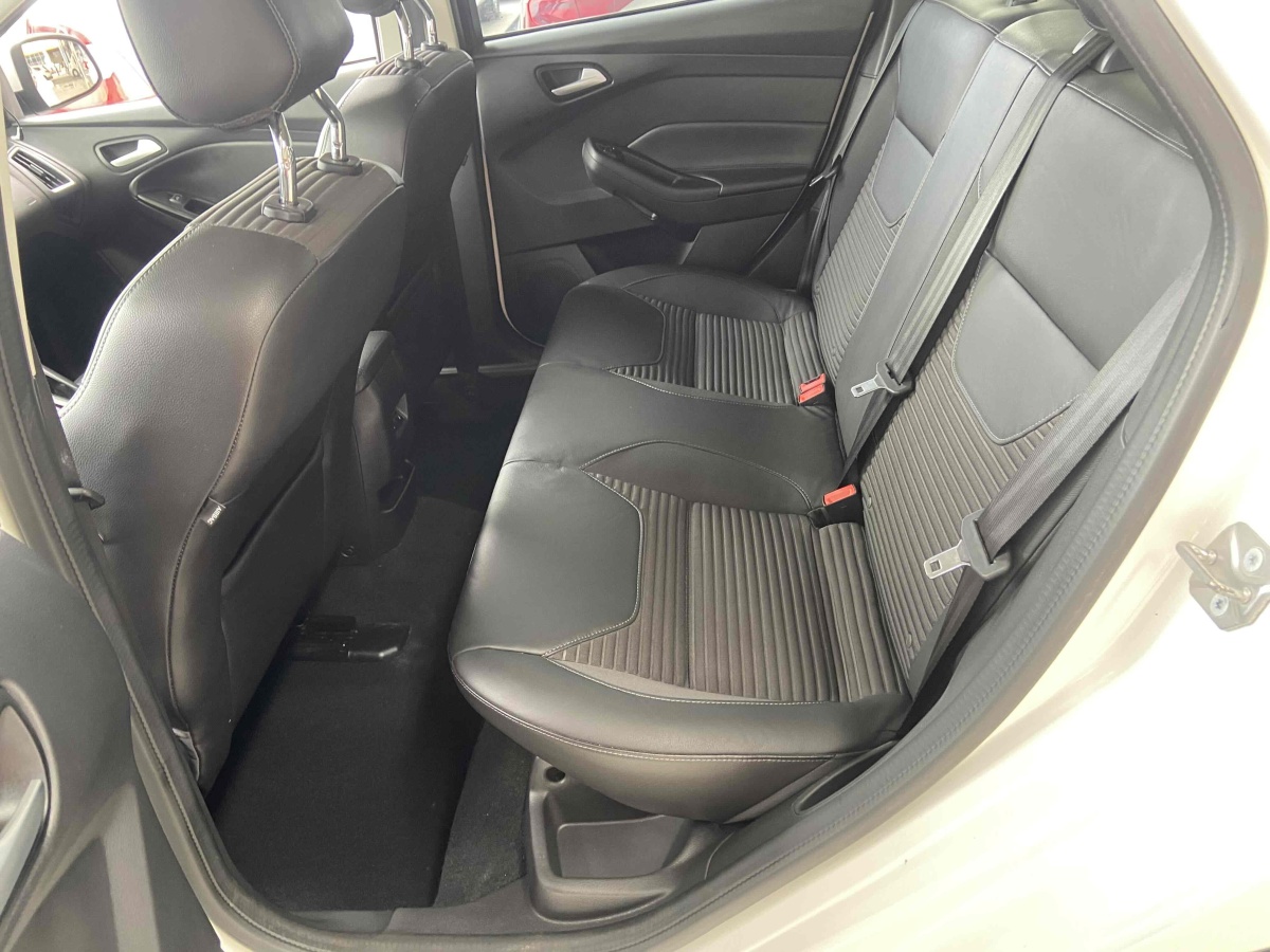 福特 福克斯  2015款 三厢 1.6L 自动舒适型图片
