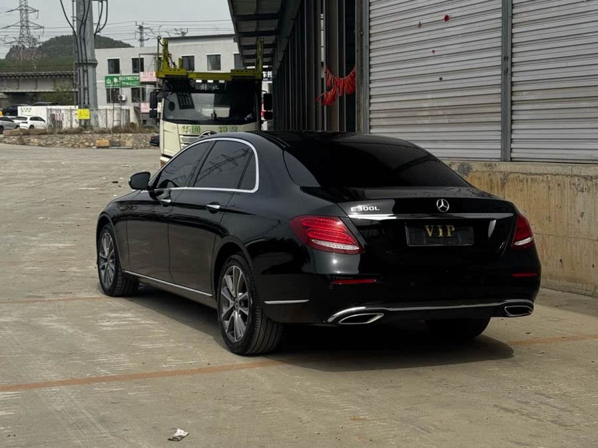 奔馳 奔馳E級(jí)  2019款 改款 E 300 L 時(shí)尚型圖片
