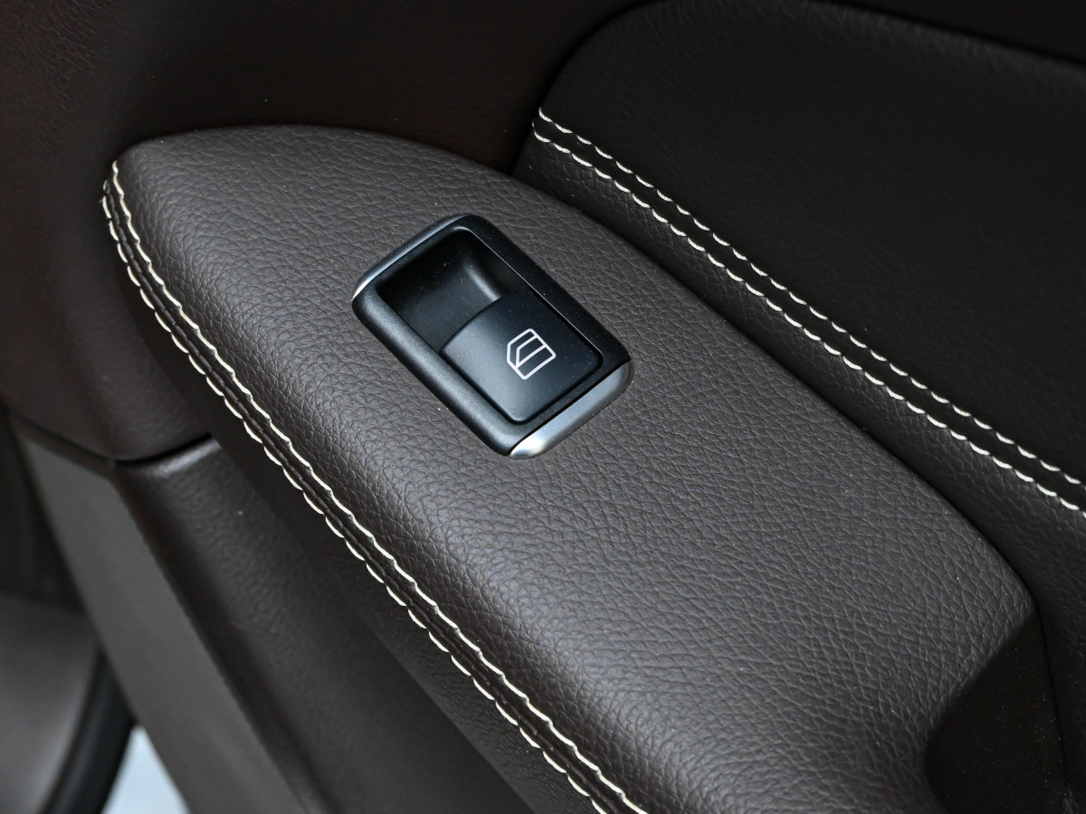 奔驰 奔驰GLS  2018款 改款 GLS 400 4MATIC动感型图片