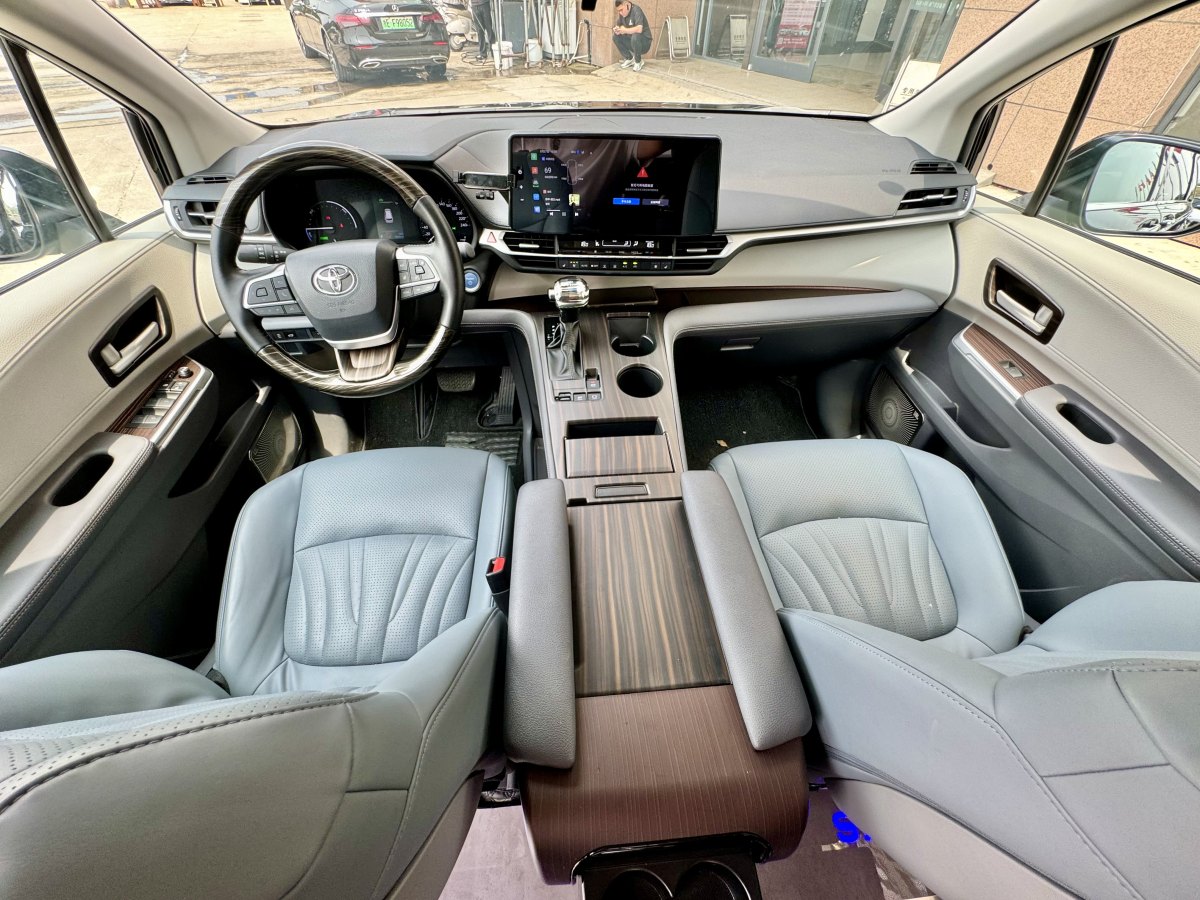 豐田 賽那SIENNA  2023款 2.5L混動 舒適版圖片