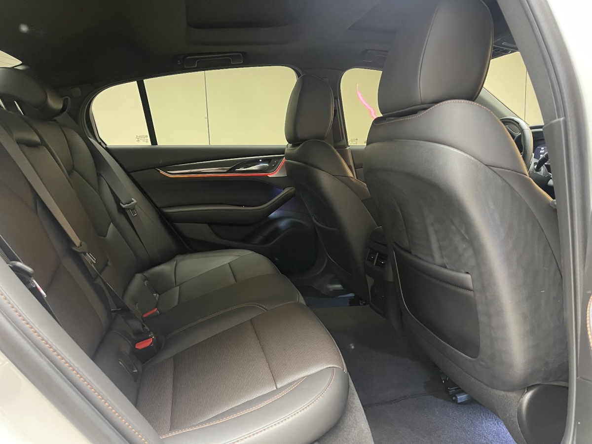 凱迪拉克 CT5  2022款 28T 鉑金超級(jí)輔助駕駛版圖片