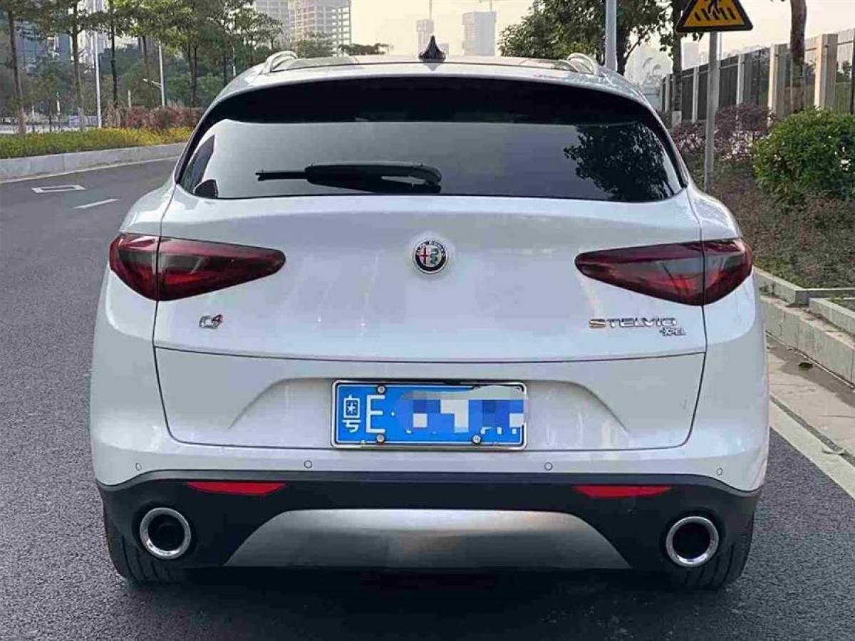 阿爾法·羅密歐 Stelvio  2017款 2.0T 200HP 豪華版圖片