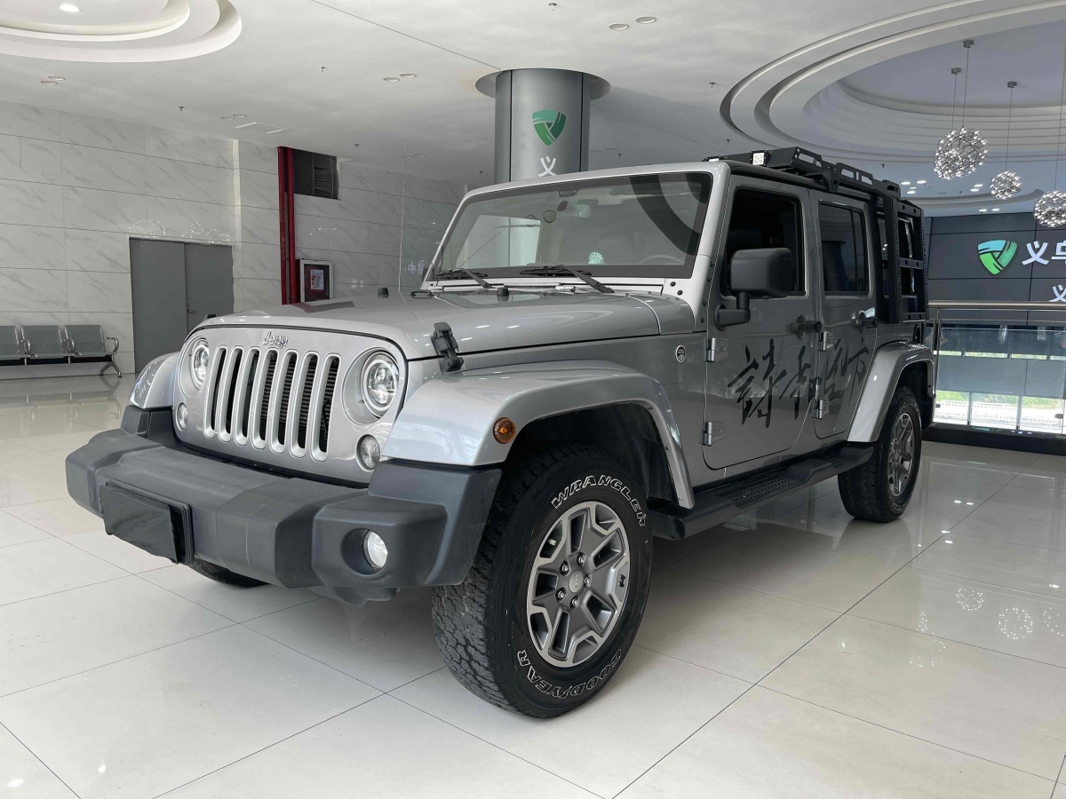 Jeep 牧马人  2017款 3.0L Sahara 四门舒享版图片