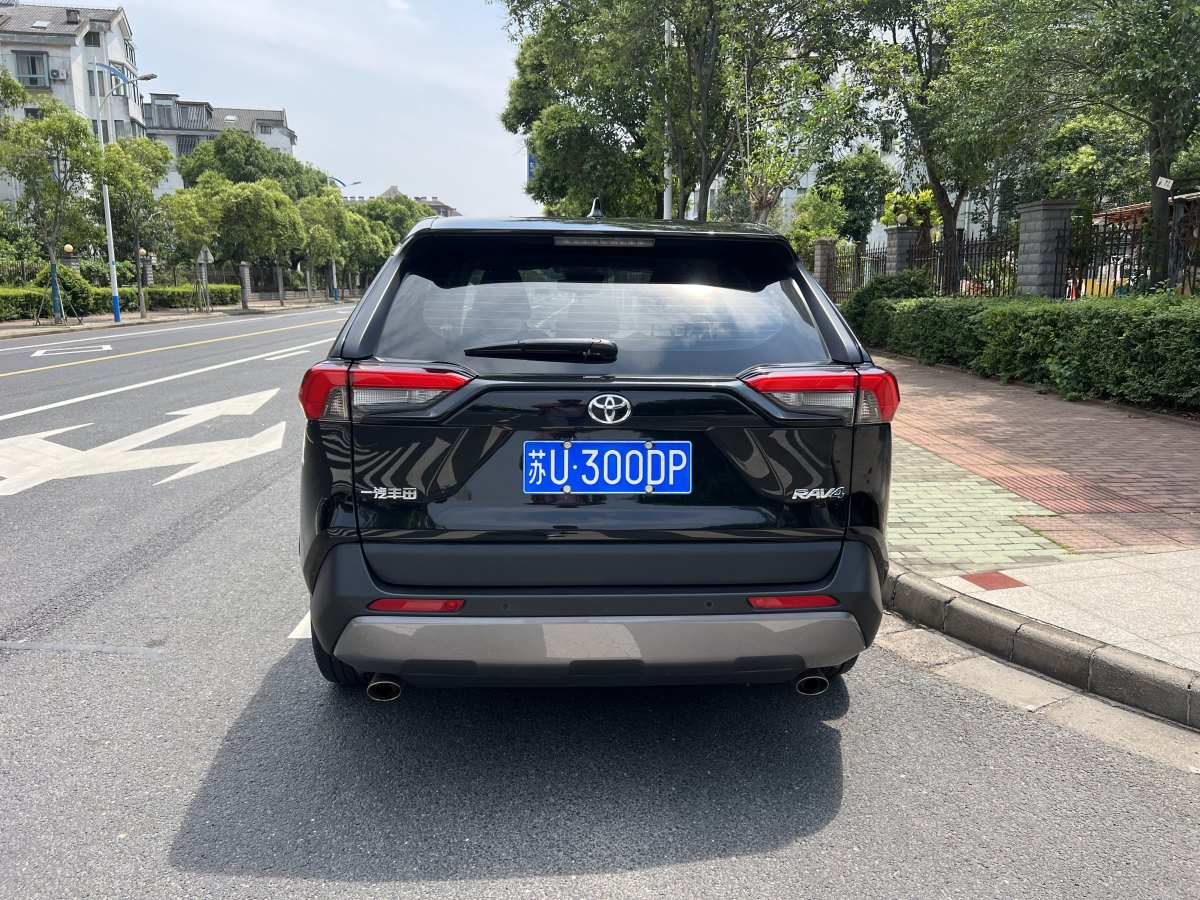 豐田 RAV4  2018款 榮放 2.0L CVT兩驅(qū)風(fēng)尚版圖片