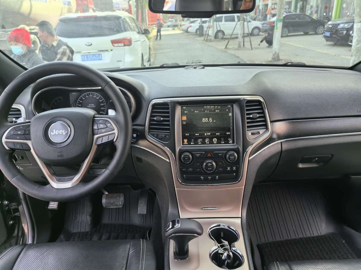 Jeep 大切诺基  2014款 3.6L 精英导航版图片