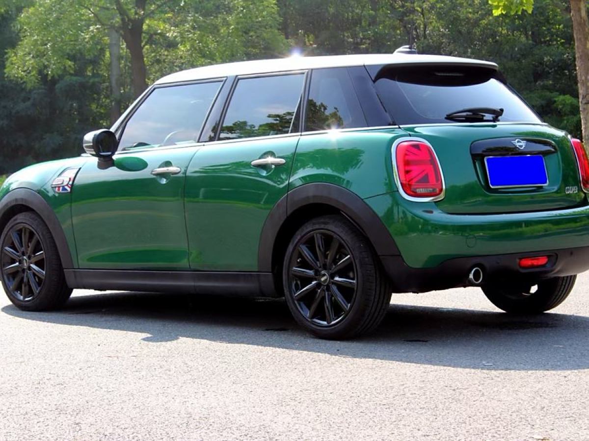 2020年10月MINI MINI  2020款 1.5T COOPER 藝術家 五門版