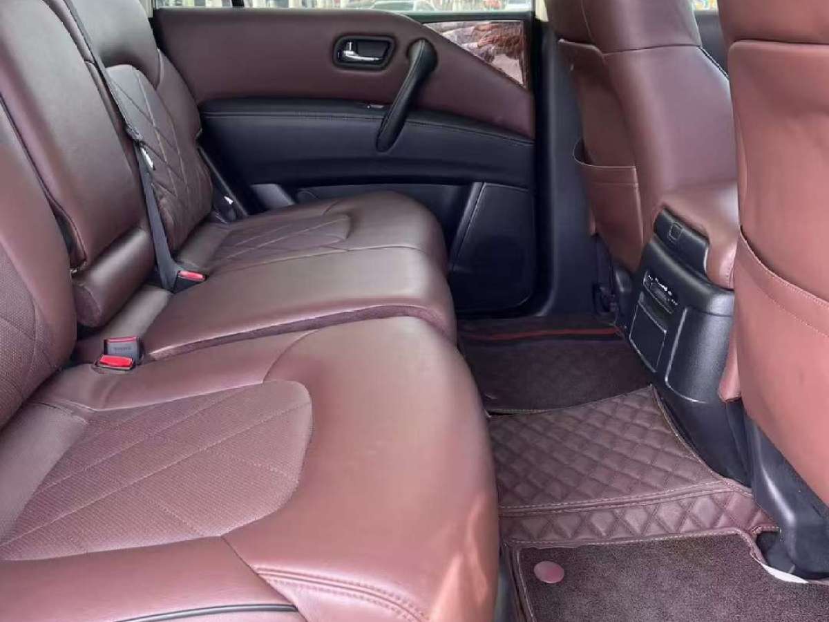 日產(chǎn) 途樂  2018款 4.0L 領(lǐng)英型圖片