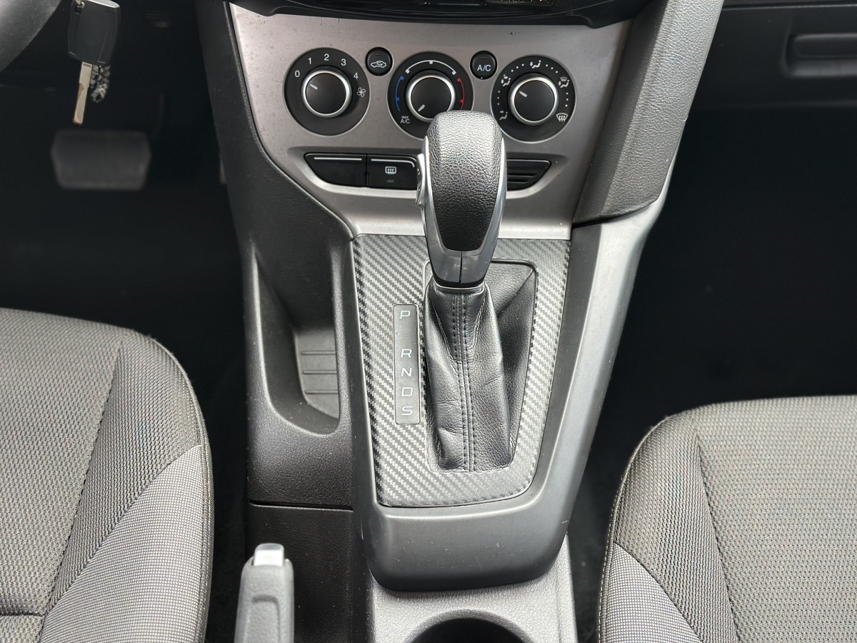 福特 ?？怂? 2012款 兩廂 1.6L 自動風(fēng)尚型圖片