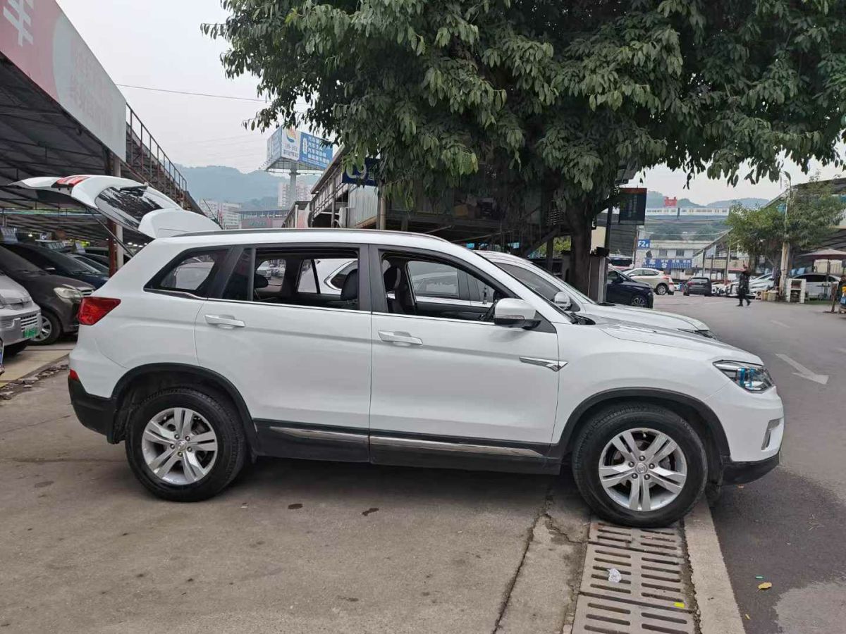 長安 CS35  2015款 1.6L 手動(dòng)尊貴型 國IV圖片