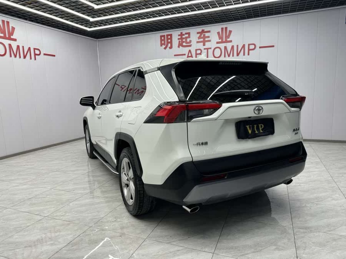 豐田 RAV4榮放  2020款 2.0L CVT四驅(qū)風(fēng)尚PLUS版圖片