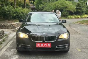 宝马5系 宝马 550i 4.8T V8后驱版