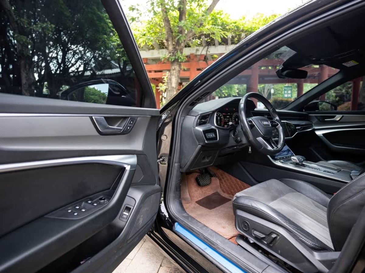 奧迪 奧迪A6L  2022款 45 TFSI quattro 臻選動(dòng)感型圖片