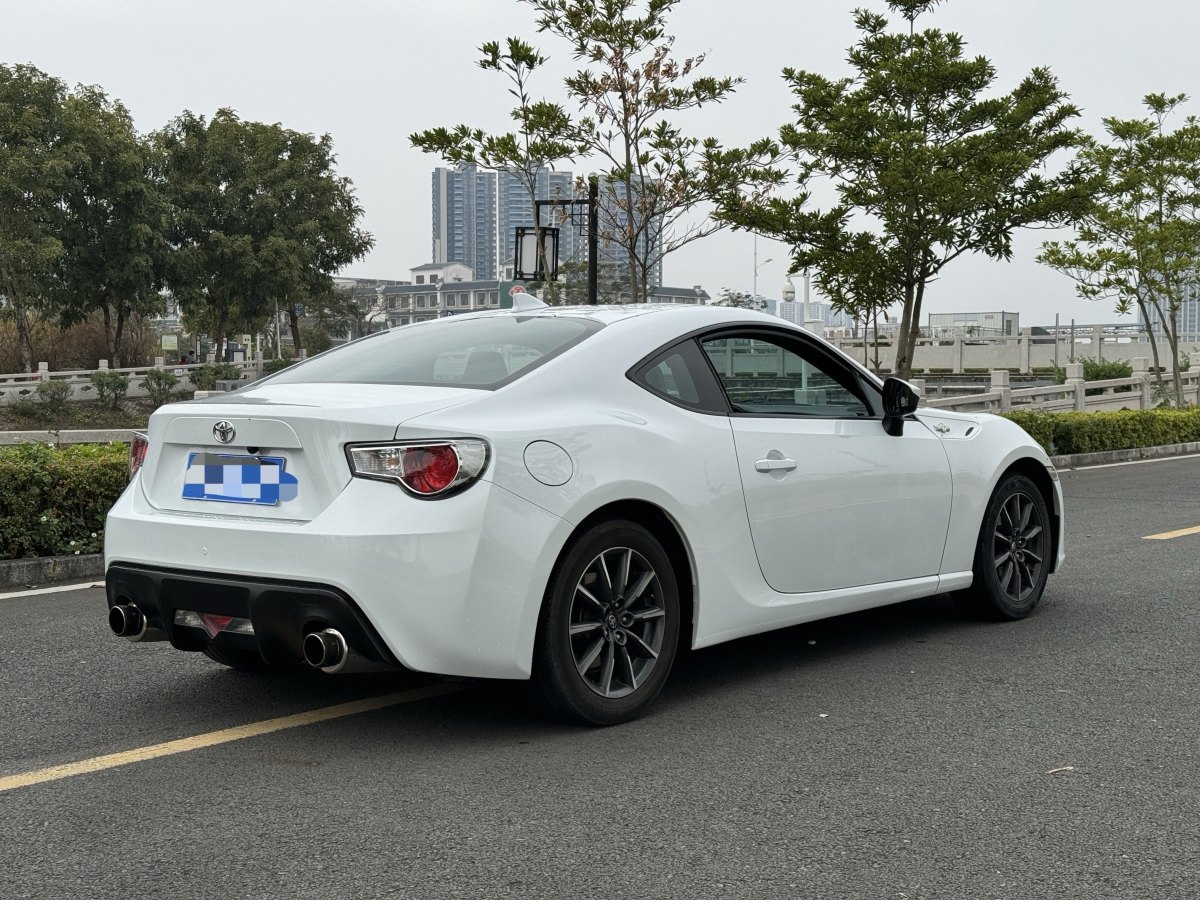 豐田 86  2013款 2.0L 自動(dòng)豪華型圖片