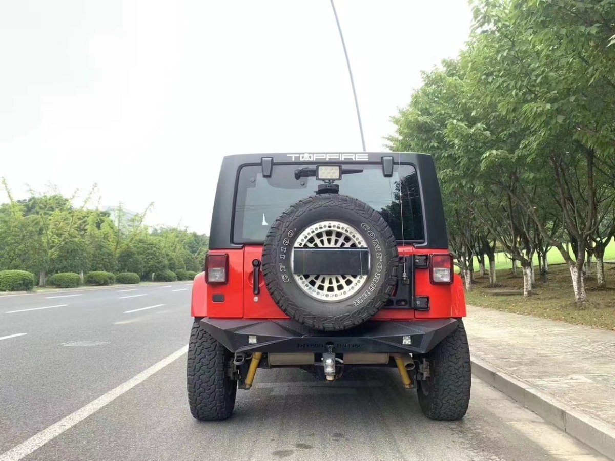 Jeep 牧马人  2017款 3.0L Sahara 四门舒享版图片