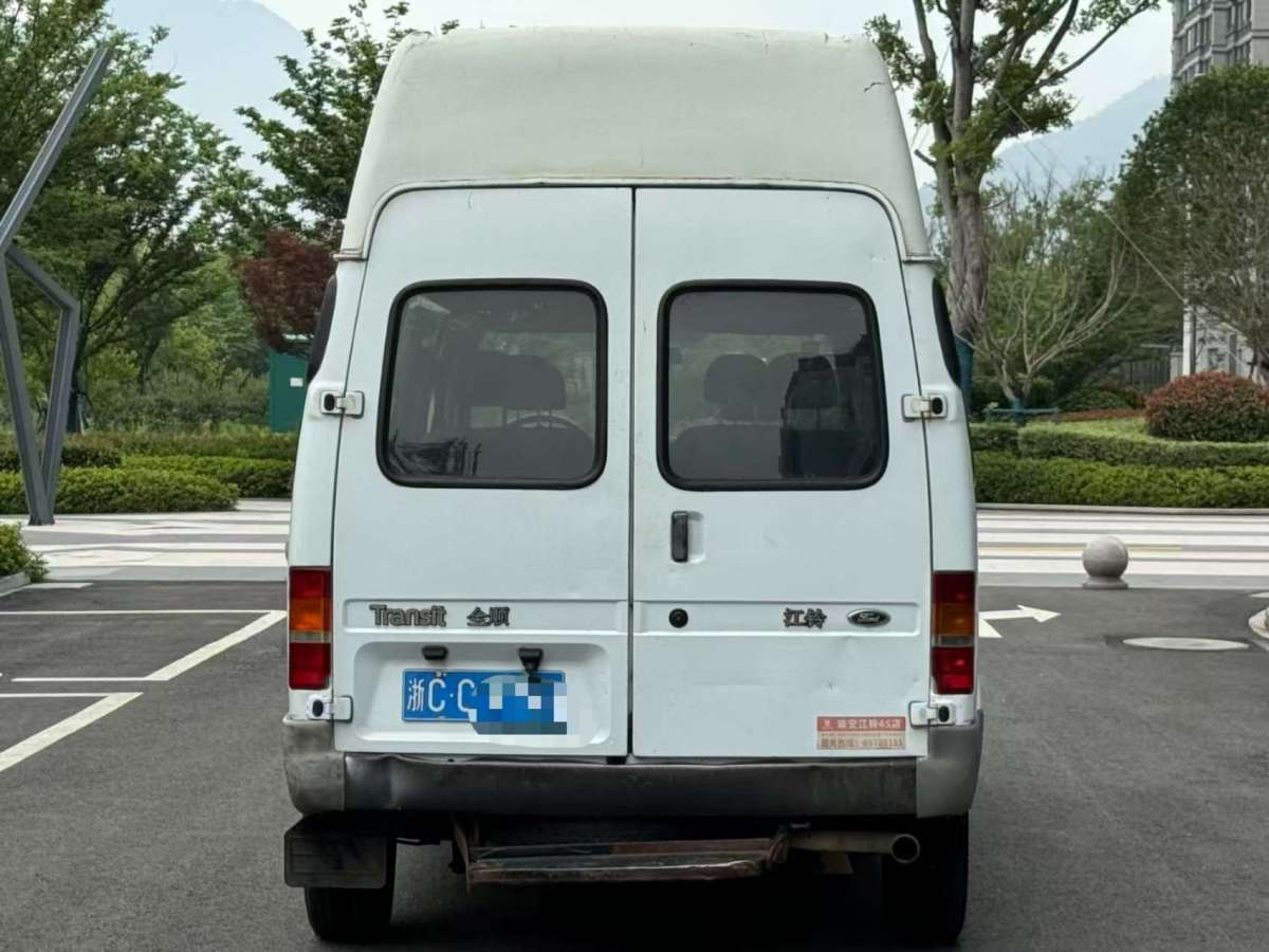 福特 經(jīng)典全順  2013款 2.8T柴油后雙胎加長軸高頂JX493ZLQ4圖片