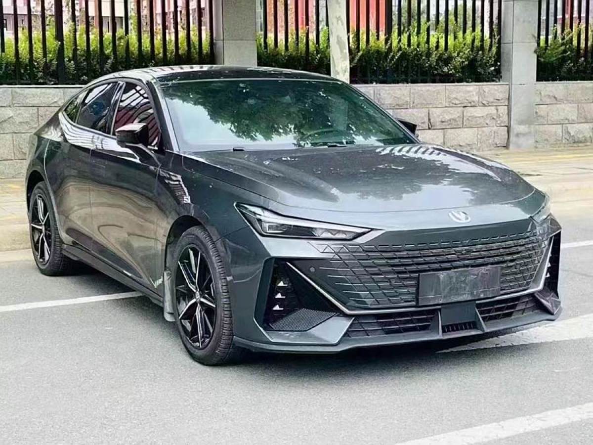 長(zhǎng)安 長(zhǎng)安UNI-V  2023款 1.5T 尊貴型圖片