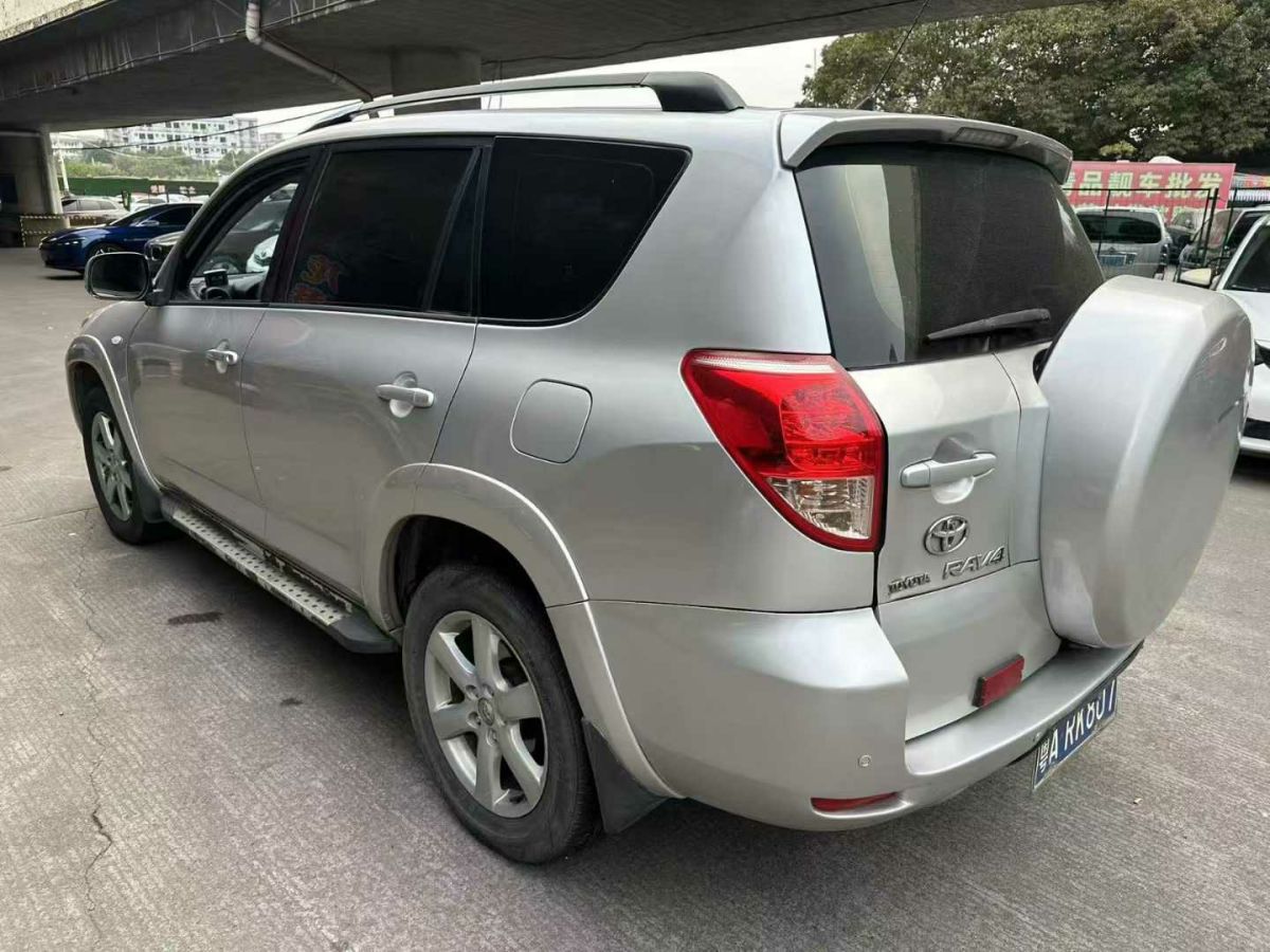 豐田 RAV4 圖片