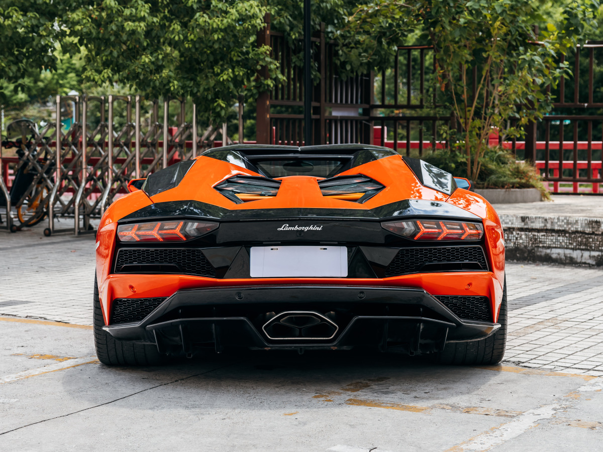 兰博基尼 Aventador  2013款 LP 700-4 Roadster图片