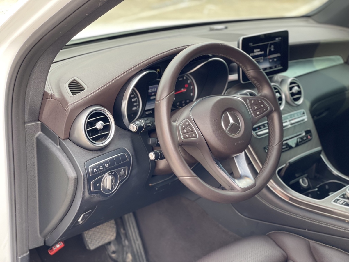 奔驰 奔驰GLC  2017款 GLC 300 4MATIC 动感型图片