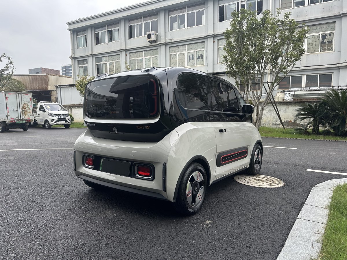 寶駿 寶駿KiWi EV  2021款 藝術(shù)家 三元鋰圖片