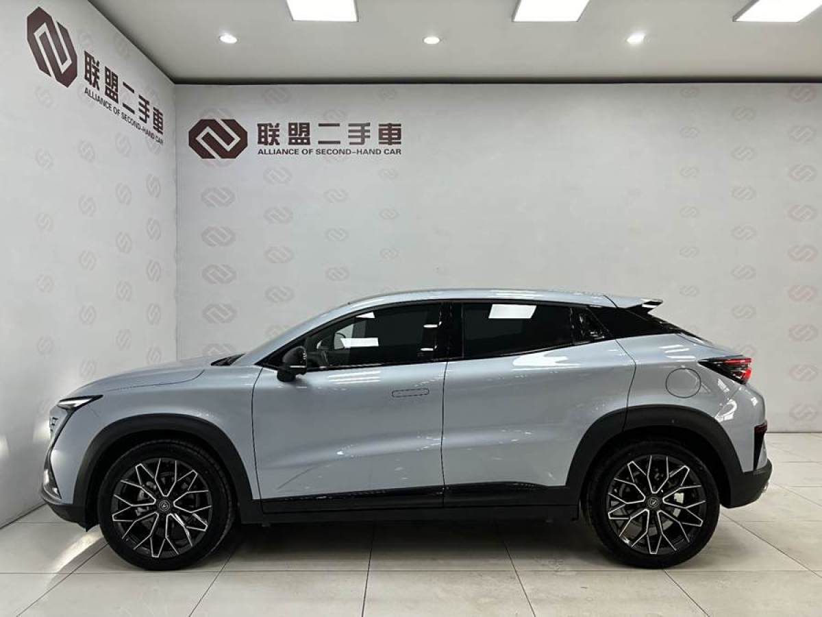 長(zhǎng)安 UNI-T  2022款 1.5T 尊貴型圖片