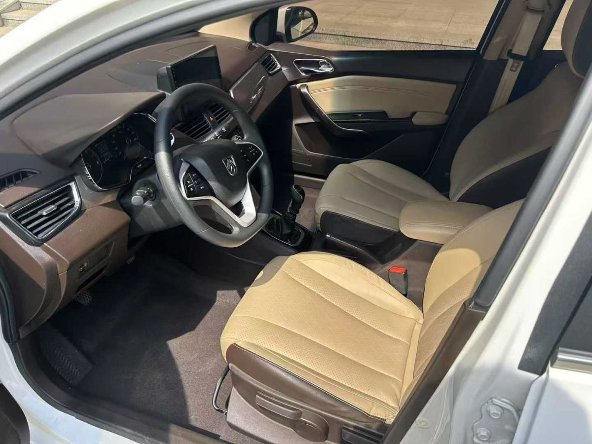 寶駿 310  2019款 1.2L 自動(dòng)舒適型圖片