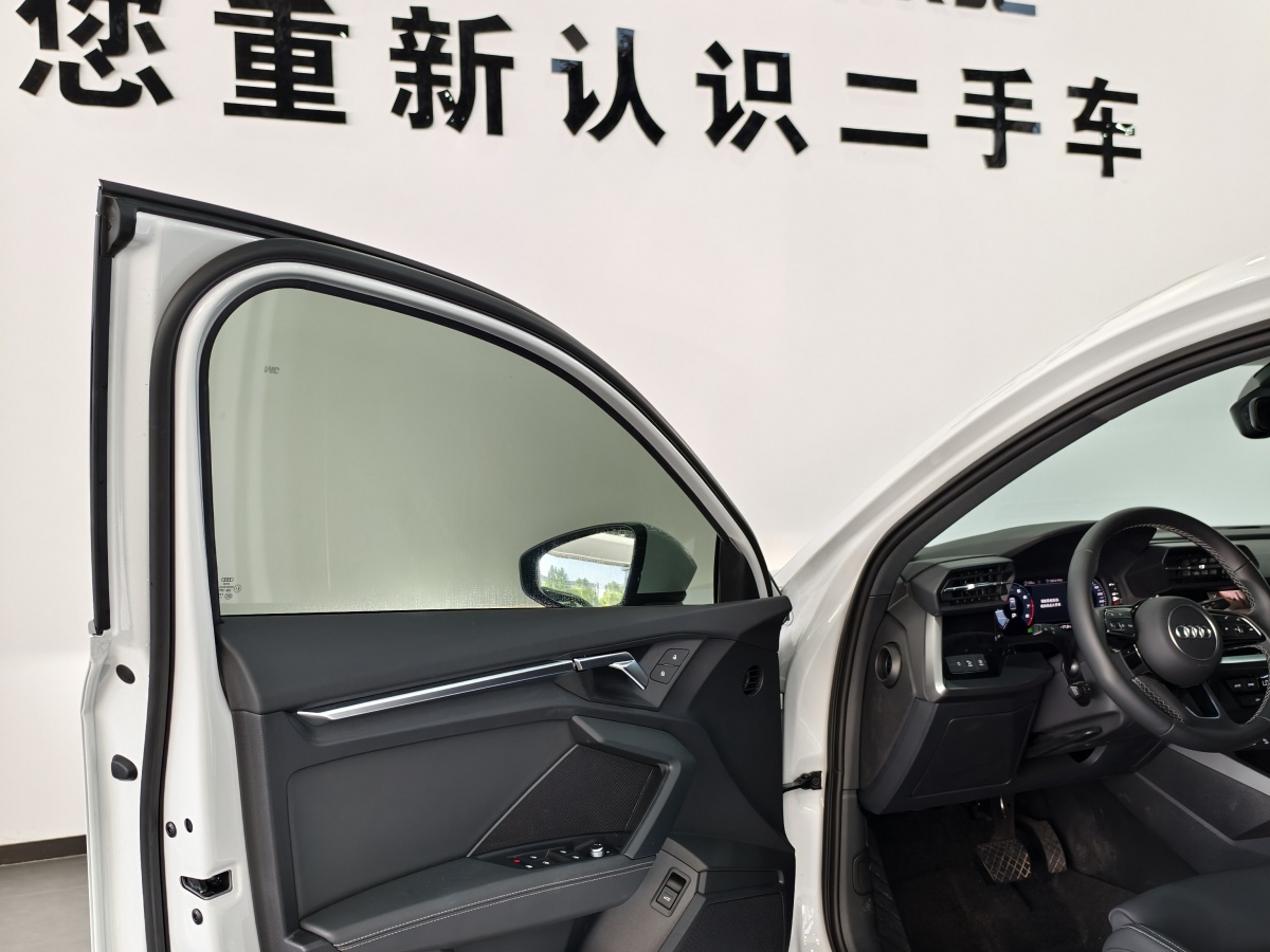 2023年11月奧迪 奧迪A3  2023款 A3L Limousine 35 TFSI 時尚運動型