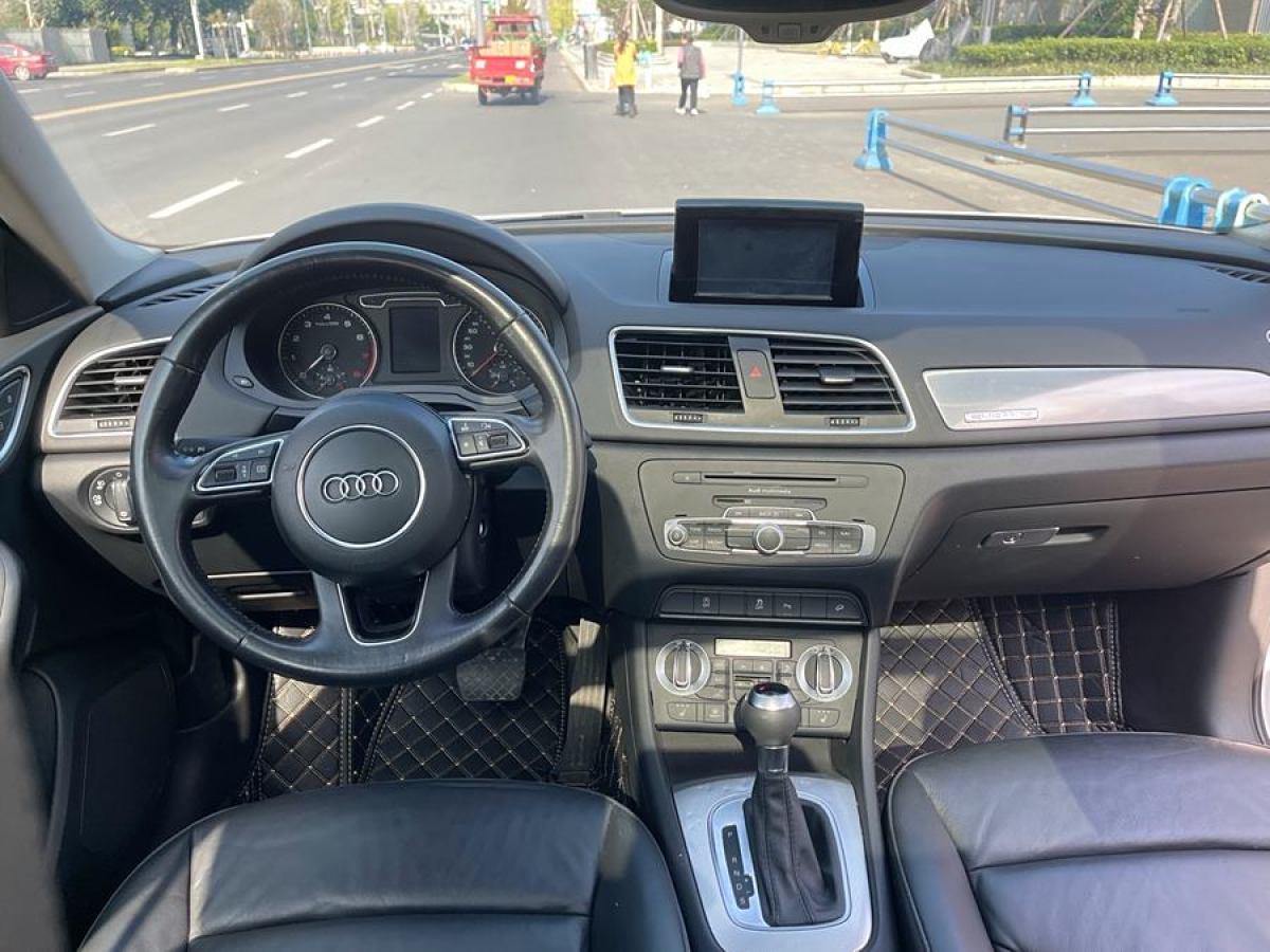 奧迪 奧迪Q3  2015款 35 TFSI quattro百萬紀念進享型圖片