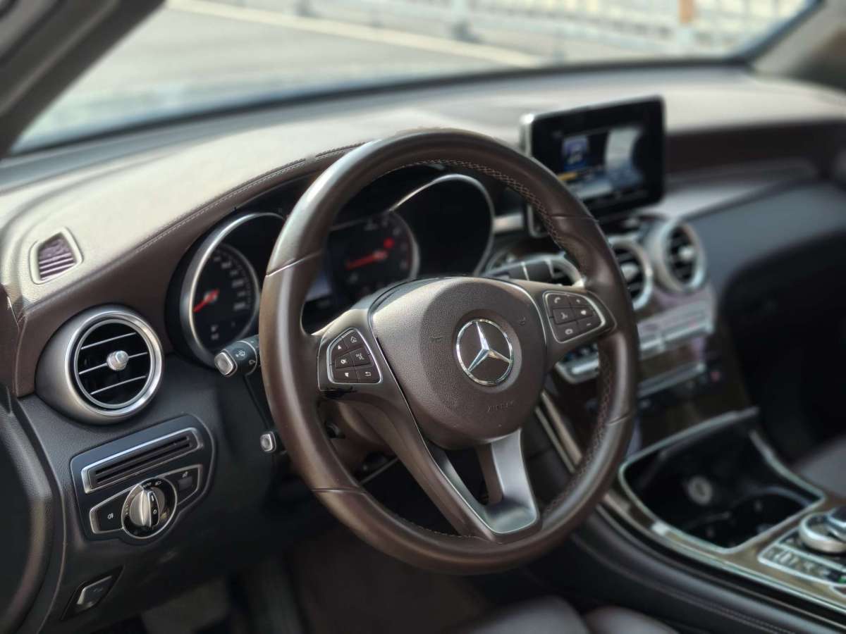 2016年6月奔馳 奔馳GLC  2016款 GLC 260 4MATIC 動(dòng)感型