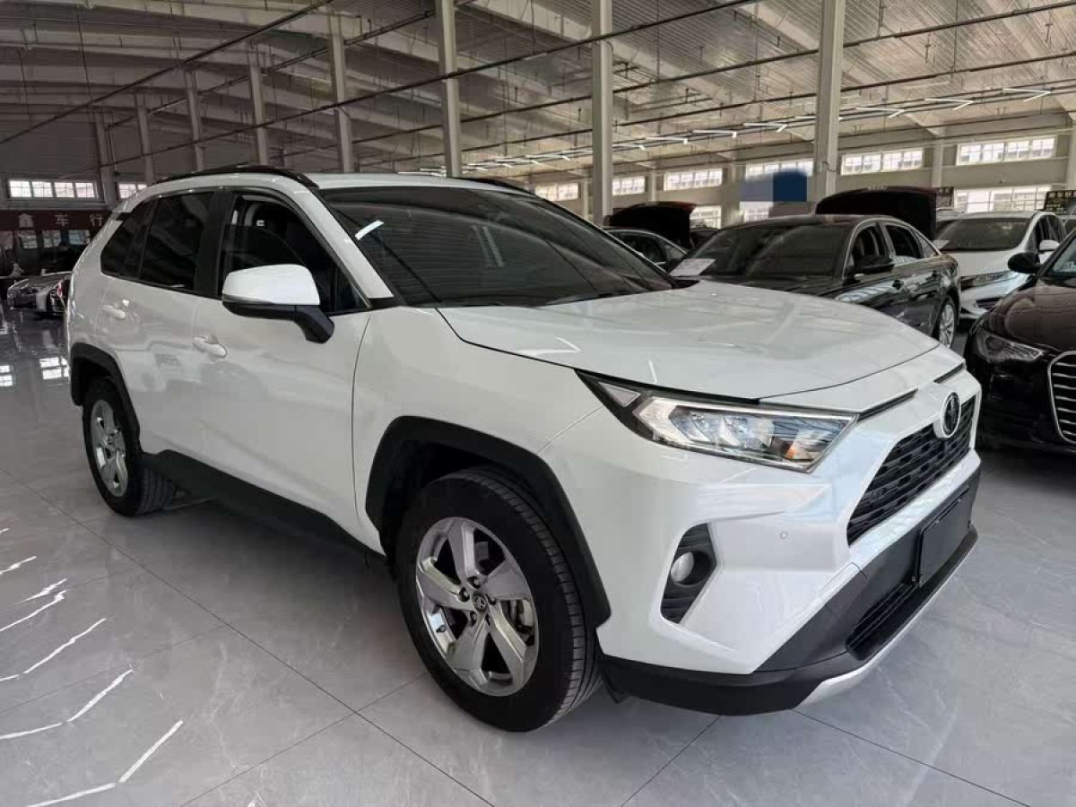 豐田 RAV4榮放  2022款 2.0L CVT兩驅(qū)風(fēng)尚Plus版圖片