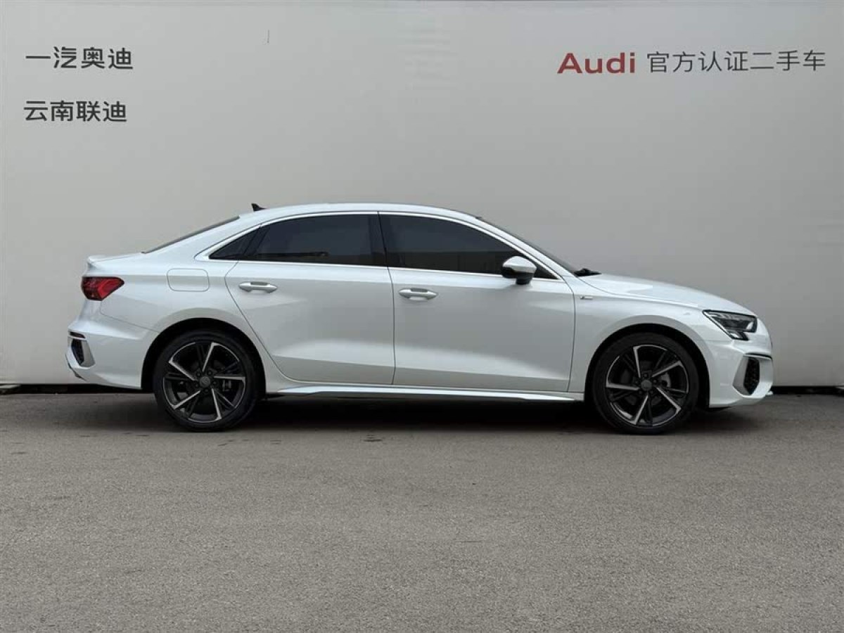 奧迪 奧迪A3  2021款 A3L Limousine 35 TFSI 時(shí)尚運(yùn)動(dòng)型圖片