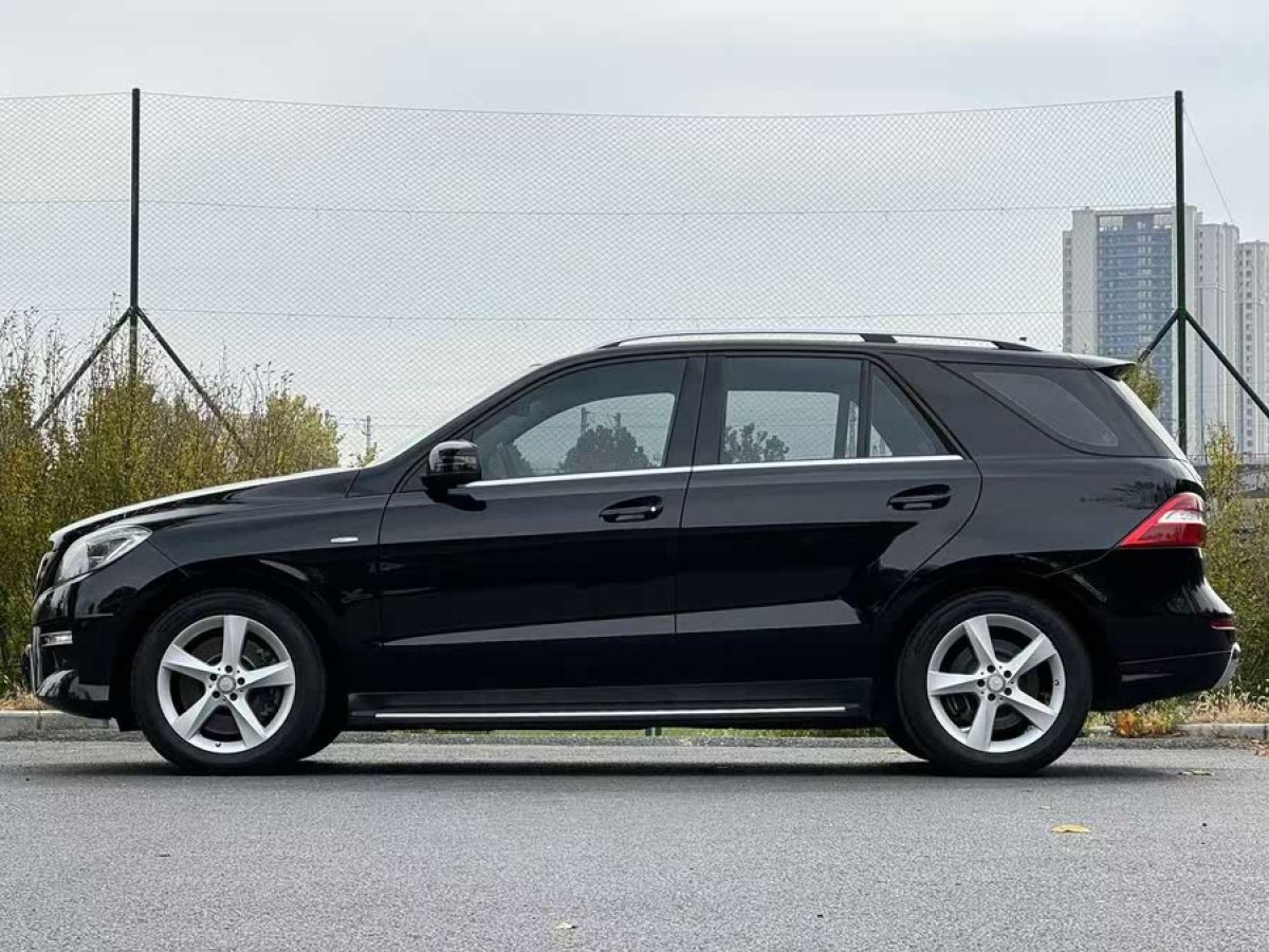 奔馳 奔馳M級(jí)  2013款 ML 350 美規(guī)版圖片