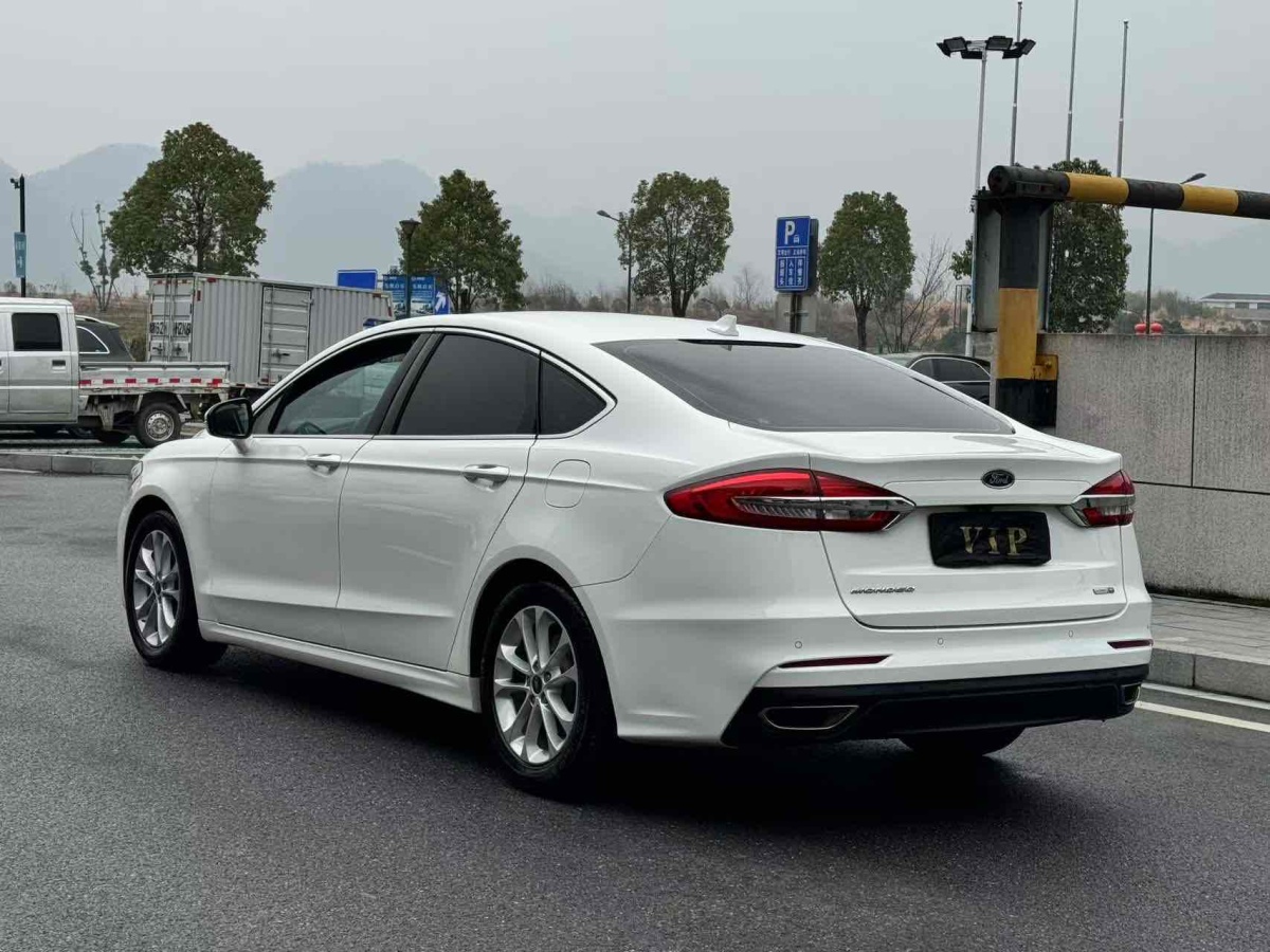 福特 蒙迪歐  2020款 EcoBoost 180 時(shí)尚型圖片