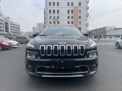 2017年10月 Jeep 自由光 2.0L 優(yōu)越版圖片