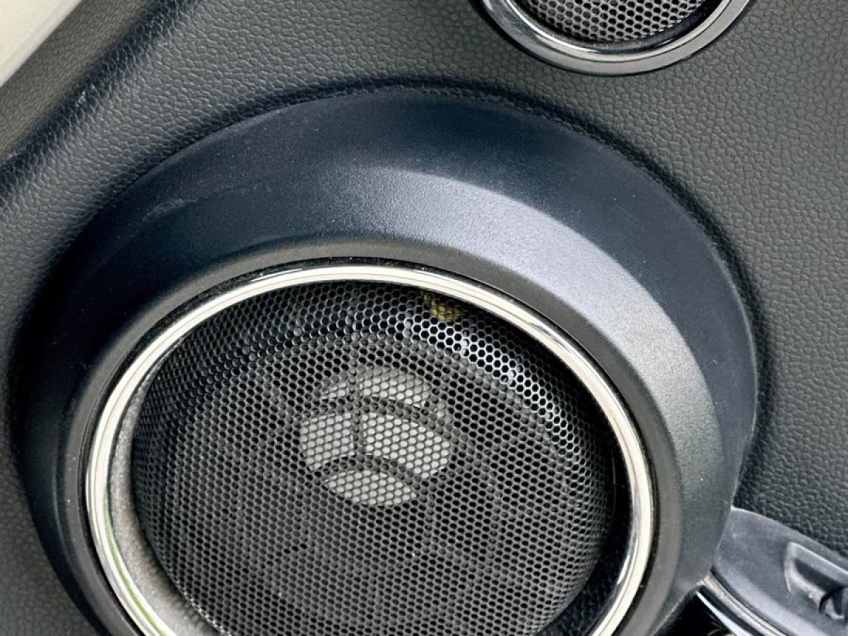 MINI MINI  2016款 2.0T COOPER S 表現(xiàn)派 五門版圖片