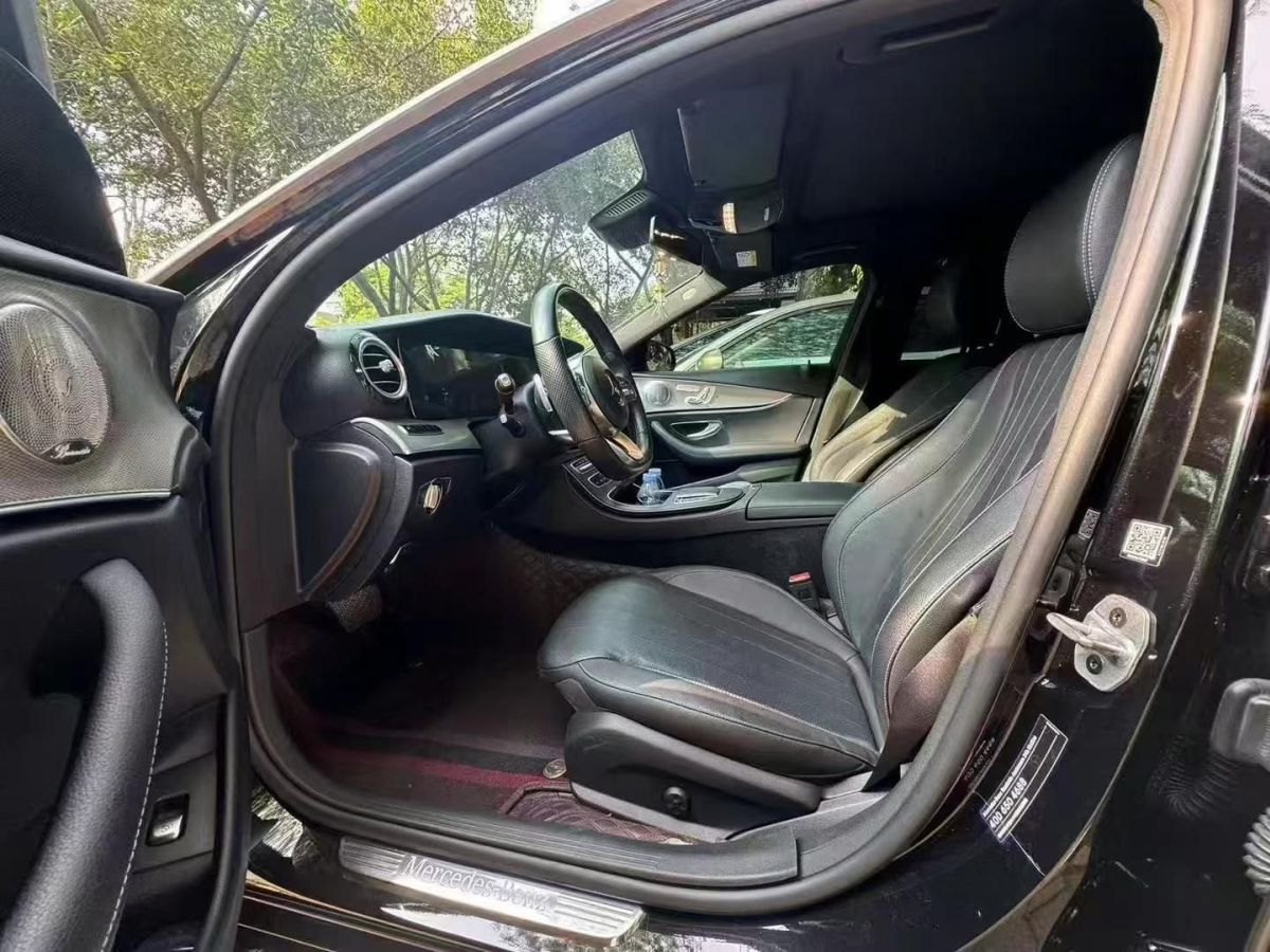 奔馳 奔馳GLE  2020款  GLE 350 4MATIC 時(shí)尚型圖片