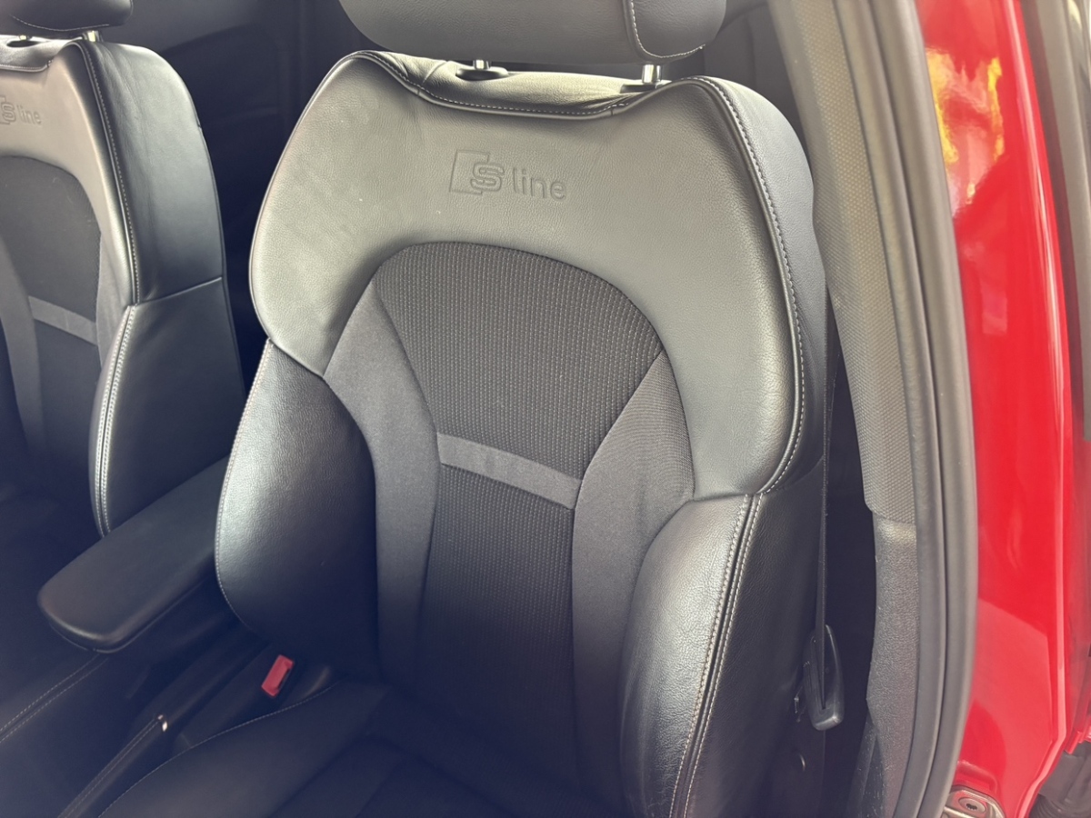 奧迪 奧迪A1  2016款 30 TFSI Sportback S Line運(yùn)動版圖片