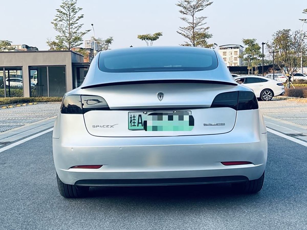 特斯拉 Model 3  2020款 改款 標(biāo)準(zhǔn)續(xù)航后驅(qū)升級版圖片