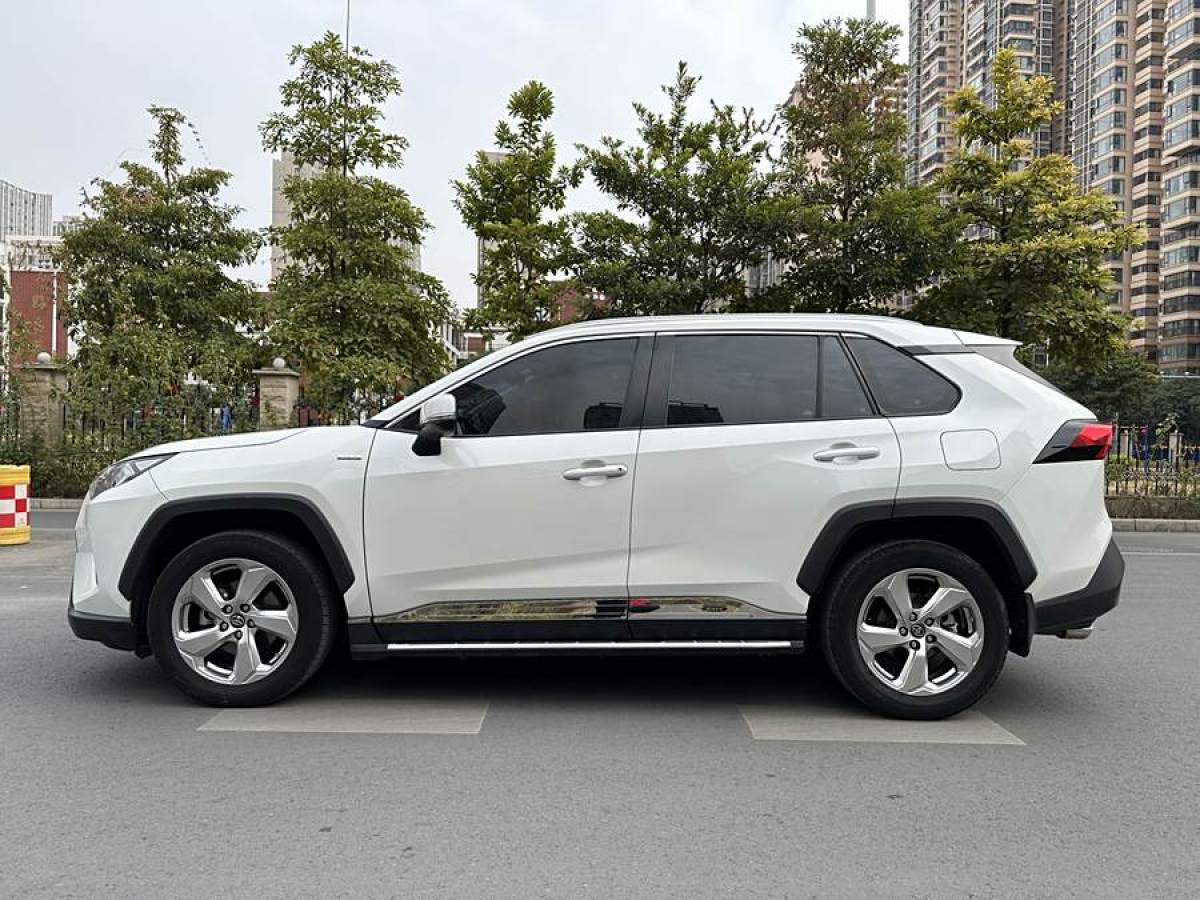 豐田 RAV4榮放  2020款 2.0L CVT兩驅(qū)風(fēng)尚版圖片