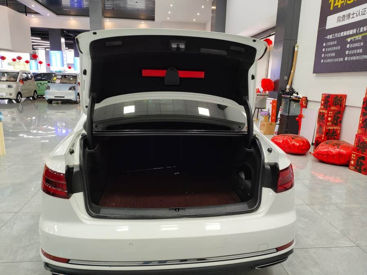 奧迪 奧迪A4L  2019款 40 TFSI 進(jìn)取型 國(guó)VI圖片