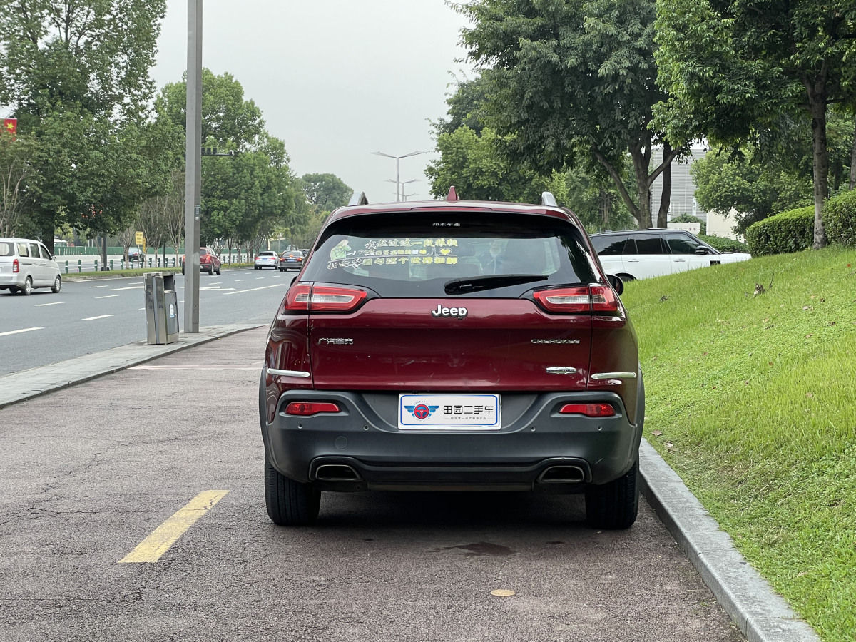 Jeep 自由光  2016款 2.4L 領(lǐng)先版圖片