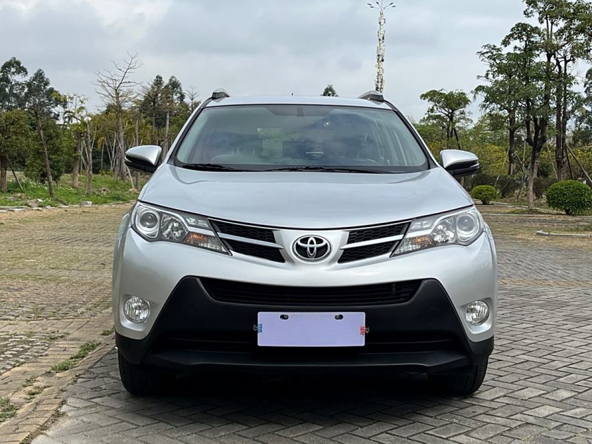 2015年3月豐田 RAV4榮放  2013款 2.0L CVT兩驅(qū)都市版