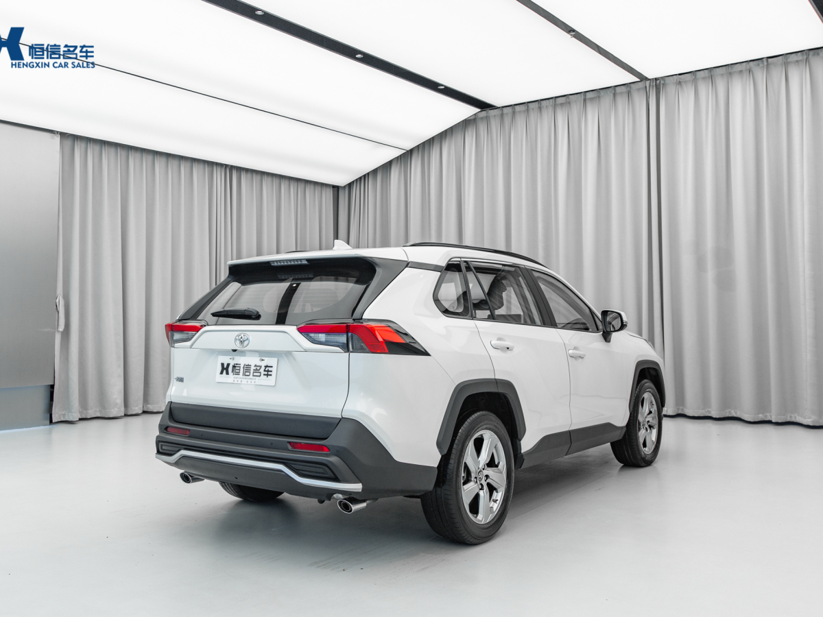 豐田 RAV4  2018款 榮放 2.0L CVT兩驅(qū)風(fēng)尚版圖片