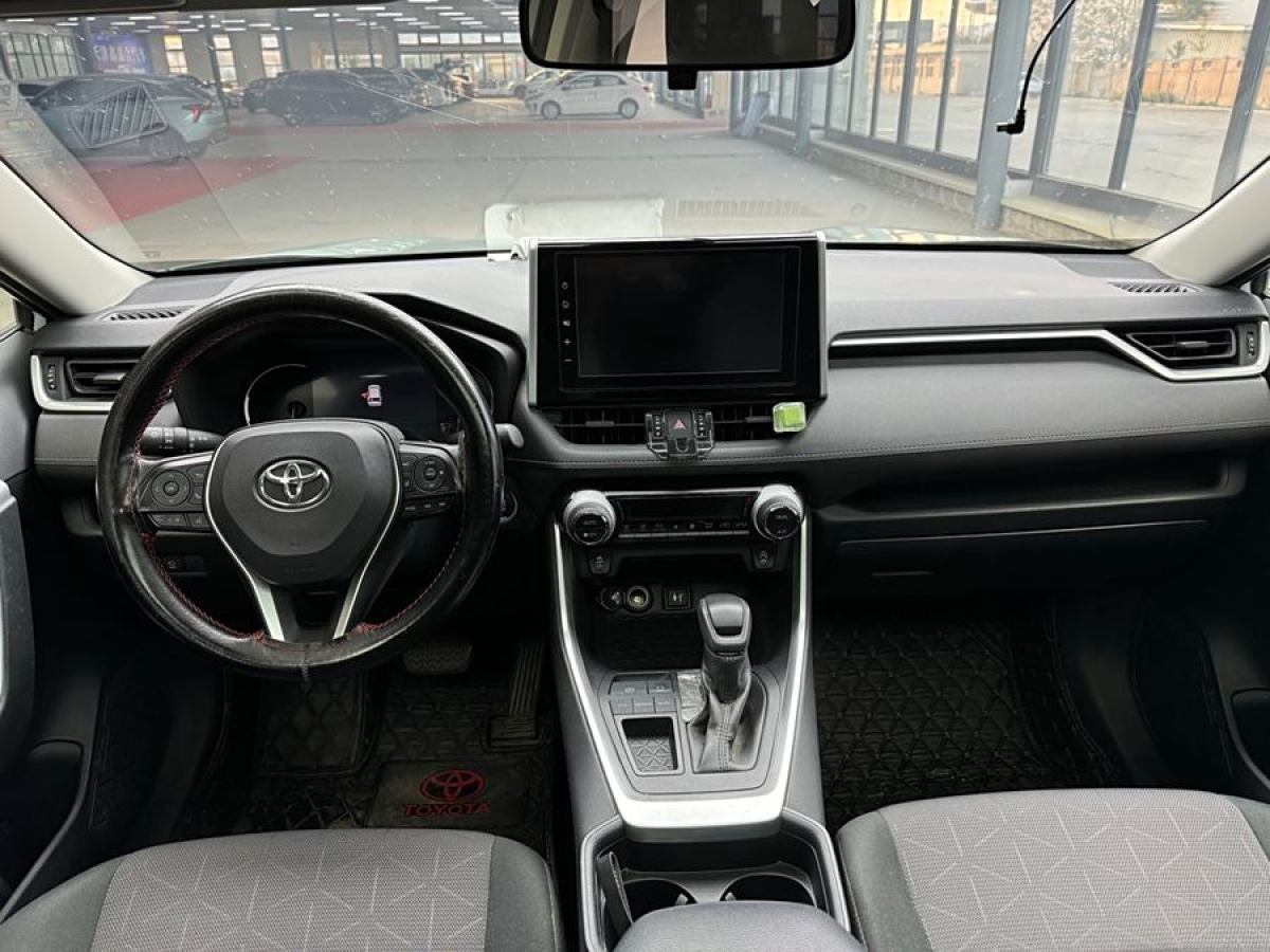 豐田 RAV4榮放  2020款 2.0L CVT兩驅(qū)風(fēng)尚版圖片