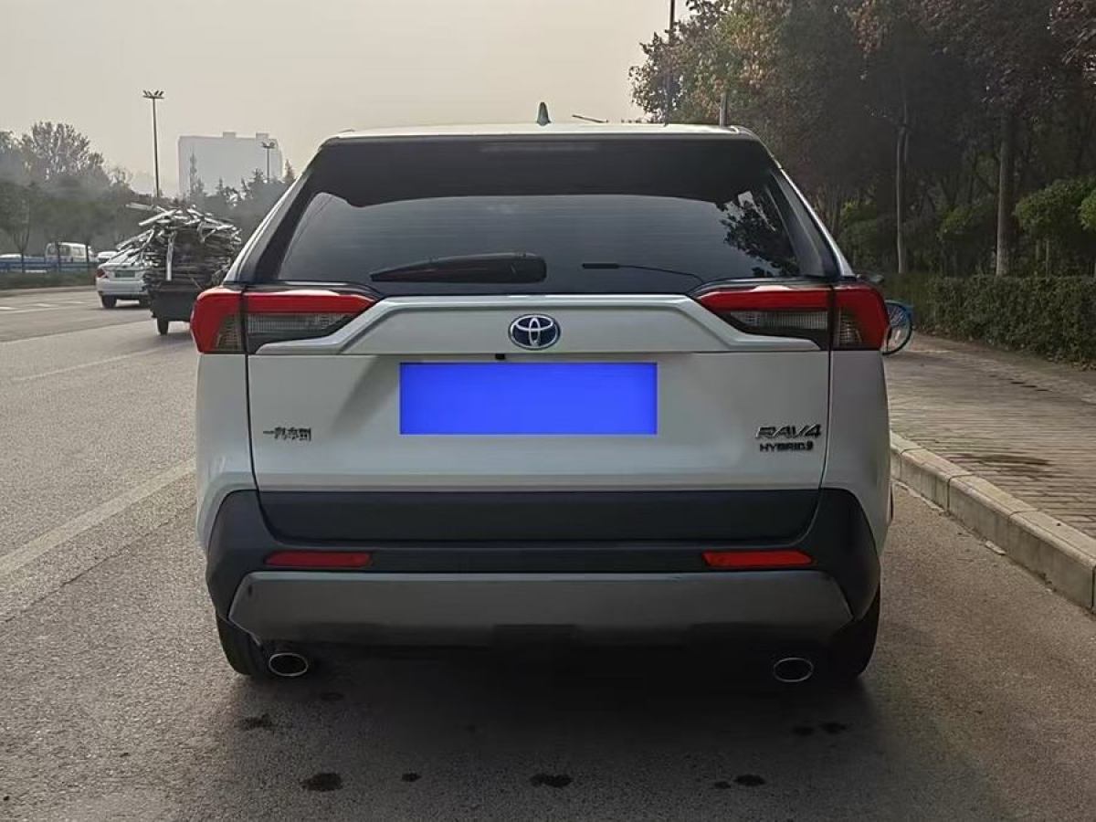 豐田 RAV4榮放  2023款 雙擎 2.5L E-CVT兩驅(qū)精英版圖片